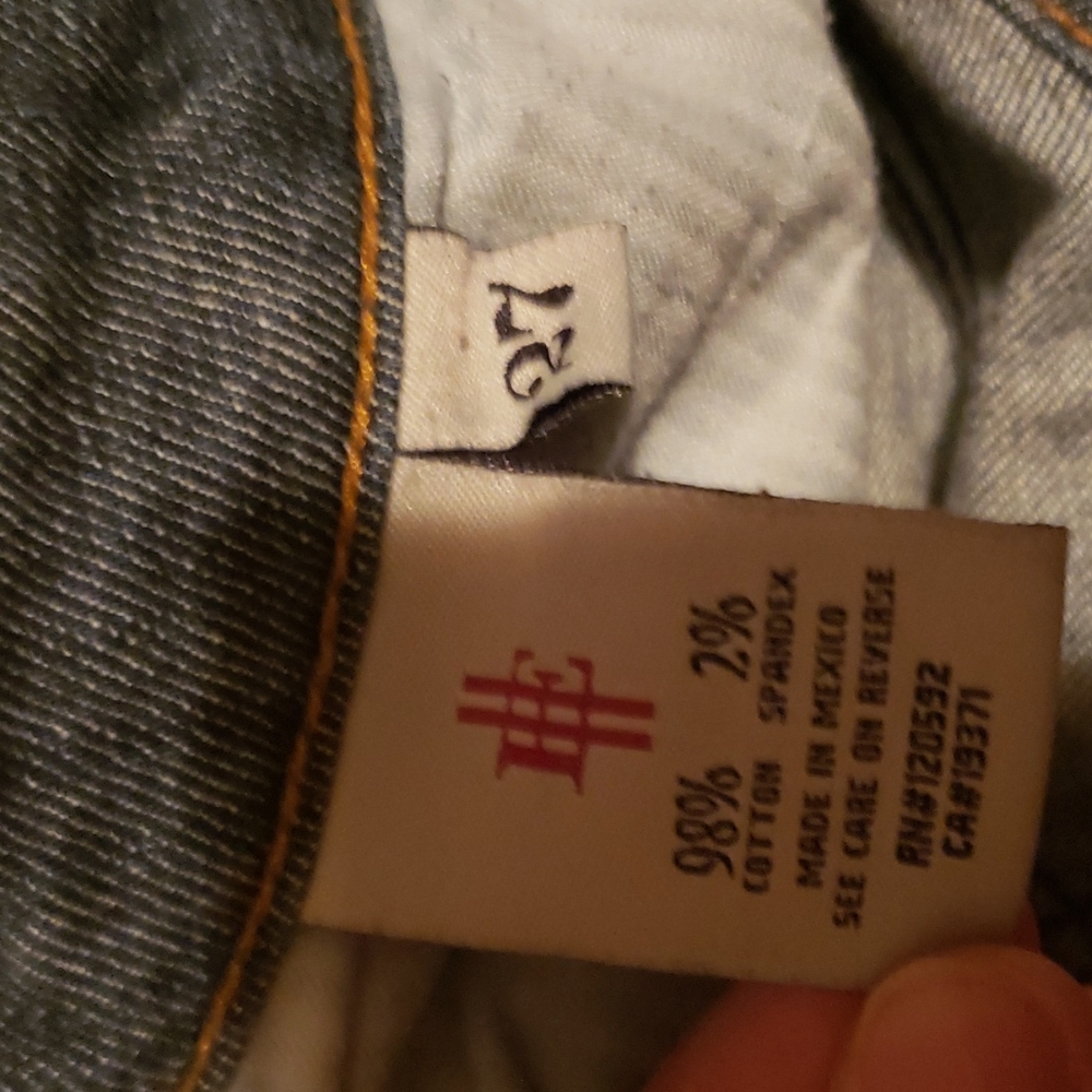 Easy Money Capris - Picture 6 of 6